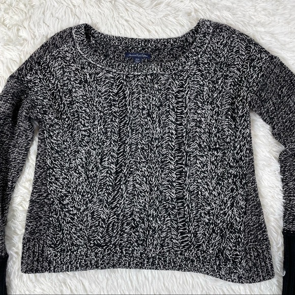 American Eagle Black White Long Sleeve Knit Sweater Crew Neck Size XS - Picture 2 of 9